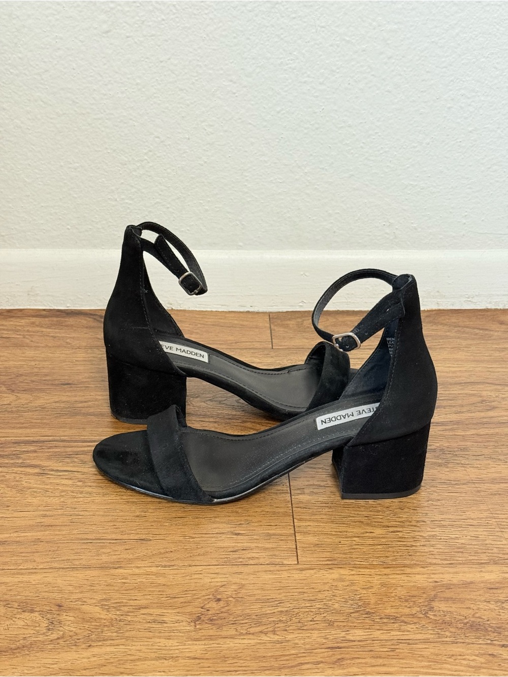Steve Madden Irenee Black Suede Block Heel Sandals Size 7M Ankle Strap
